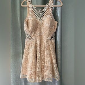 Jodi Kristopher Formal Pink/Peach Lace Dress Fit & Flare, Cut Out Dress. Size 13